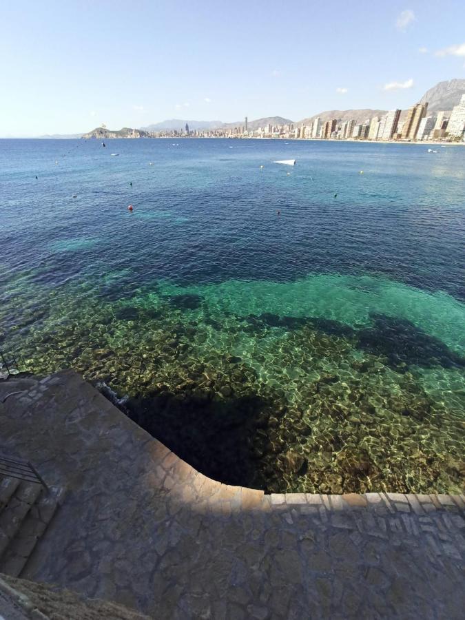 Estudio primera linea con acceso privado al mar Benidorm Esterno foto